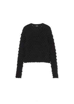 Cropp - Czarny sweter o ozdobnej fakturze - czarny ze sklepu Cropp w kategorii Swetry damskie - zdjęcie 166948553