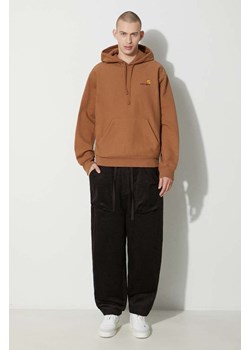 Carhartt WIP bluza Hooded American Script Sweat męska kolor brązowy z kapturem z aplikacją I028279.HZXX ze sklepu PRM w kategorii Bluzy męskie - zdjęcie 166979474