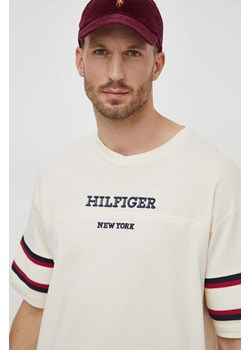 Tommy Hilfiger t-shirt bawełniany męski kolor beżowy z aplikacją MW0MW33698 ze sklepu ANSWEAR.com w kategorii T-shirty męskie - zdjęcie 166985984