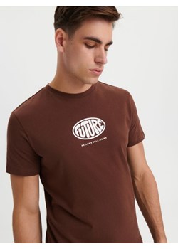 Sinsay - Koszulka z nadrukiem - brązowy ze sklepu Sinsay w kategorii T-shirty męskie - zdjęcie 166999612
