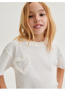 Reserved - Bawełniany t-shirt z aplikacją - złamana biel ze sklepu Reserved w kategorii Bluzki dziewczęce - zdjęcie 167337614