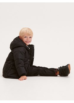 Reserved - Ocieplana kurtka z kapturem - czarny ze sklepu Reserved w kategorii Kurtki chłopięce - zdjęcie 167366124