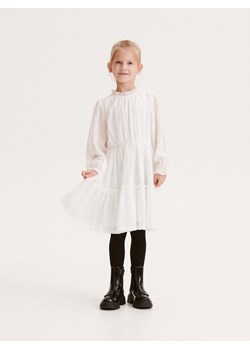 Reserved - Sukienka z falbaną - biały ze sklepu Reserved w kategorii Sukienki dziewczęce - zdjęcie 167386372