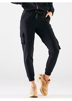 INFINITE YOU Spodnie w kolorze czarnym ze sklepu Limango Polska w kategorii Spodnie damskie - zdjęcie 167416081