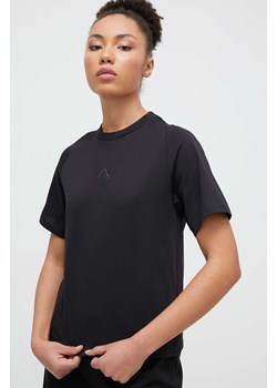 adidas t-shirt Z.N.E damski kolor czarny IS3930 ze sklepu ANSWEAR.com w kategorii Bluzki damskie - zdjęcie 167420003