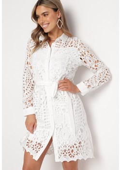 Biała Ażurowa Sukienka Koszulowa Mini z Wiązanym Paskiem Jolira ze sklepu Born2be Odzież w kategorii Sukienki - zdjęcie 167421714
