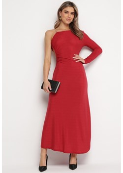 Czerwona Sukienka Maxi o Asymetrycznym Kroju z Łańcuszkiem Verdisa ze sklepu Born2be Odzież w kategorii Sukienki - zdjęcie 167526093