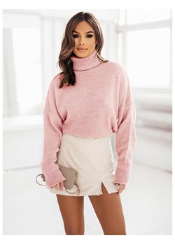 Pleciony sweter oversize golf FEZA - pudrowy róż ze sklepu magmac.pl w kategorii Swetry damskie - zdjęcie 167560132