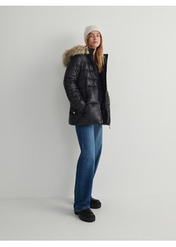 Reserved - Pikowana kurtka z paskiem - czarny ze sklepu Reserved w kategorii Kurtki damskie - zdjęcie 167620172