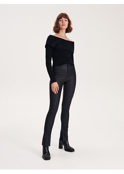 Reserved - Woskowane spodnie - czarny ze sklepu Reserved w kategorii Spodnie damskie - zdjęcie 167624500