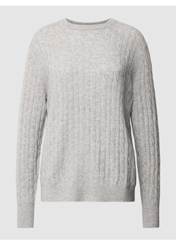 Sweter z dzianiny z wzorem warkocza ze sklepu Peek&Cloppenburg  w kategorii Swetry damskie - zdjęcie 167669373