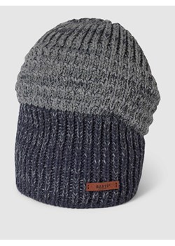 Czapka beanie z aplikacją z logo model ‘Norve’ ze sklepu Peek&Cloppenburg  w kategorii Czapki zimowe męskie - zdjęcie 167677182