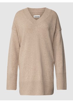 Sweter z dzianiny z dekoltem w serek model ‘CARDAA’ ze sklepu Peek&Cloppenburg  w kategorii Swetry damskie - zdjęcie 167677301
