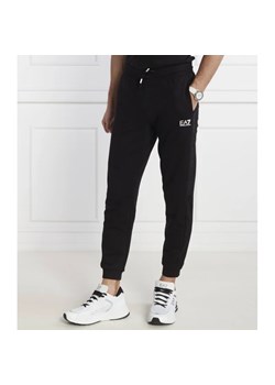 EA7 Spodnie dresowe | Regular Fit ze sklepu Gomez Fashion Store w kategorii Spodnie męskie - zdjęcie 167702653