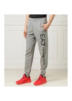EA7 Spodnie dresowe | Regular Fit ze sklepu Gomez Fashion Store w kategorii Spodnie męskie - zdjęcie 167708632