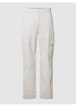 Spodnie cargo z kieszenią z tyłu ze sklepu Peek&Cloppenburg  w kategorii Spodnie męskie - zdjęcie 167716144
