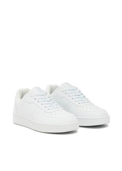 Cropp - Białe sneakersy - biały ze sklepu Cropp w kategorii Buty sportowe męskie - zdjęcie 167730092