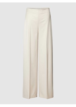 Spodnie w stylu Marleny Dietrich z dodatkiem wiskozy i zakładkami w pasie ze sklepu Peek&Cloppenburg  w kategorii Spodnie damskie - zdjęcie 167745883