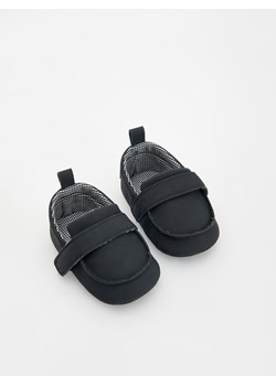Reserved - Klasyczne loafersy - czarny ze sklepu Reserved w kategorii Buciki niemowlęce - zdjęcie 167752744
