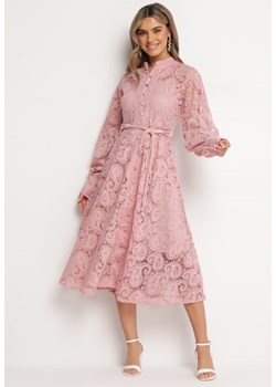 Różowa Koronkowa Sukienka Midi z Wiązanym Paskiem Azraella ze sklepu Born2be Odzież w kategorii Sukienki - zdjęcie 167756022