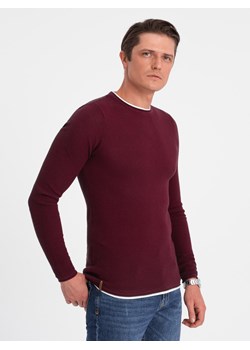 Bawełniany sweter męski z okrągłym dekoltem - bordowy V8 OM-SWSW-0103 ze sklepu ombre w kategorii Swetry męskie - zdjęcie 167756420