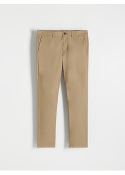 Reserved - Spodnie chino slim fit - beżowy ze sklepu Reserved w kategorii Spodnie męskie - zdjęcie 167763073