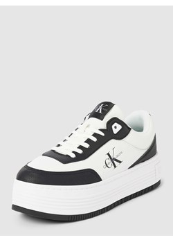 Sneakersy na platformie z detalami z logo ze sklepu Peek&Cloppenburg  w kategorii Buty sportowe damskie - zdjęcie 167764303