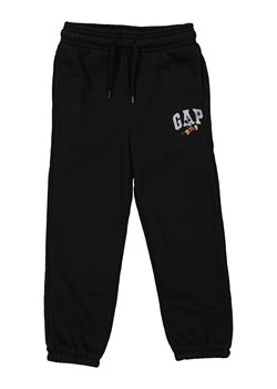 GAP Spodnie dresowe w kolorze czarnym ze sklepu Limango Polska w kategorii Spodnie chłopięce - zdjęcie 167766614