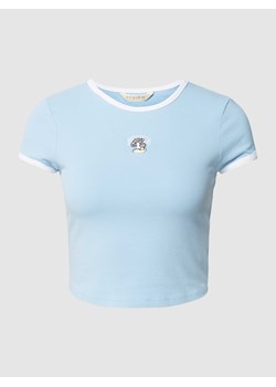 Krótki top z nadrukiem z logo ze sklepu Peek&Cloppenburg  w kategorii Bluzki damskie - zdjęcie 167792680