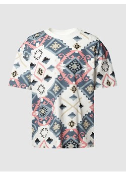 T-shirt we wzory na całej powierzchni ze sklepu Peek&Cloppenburg  w kategorii T-shirty męskie - zdjęcie 167792854