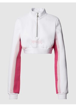 Bluza krótka z paskiem w kontrastowym kolorze ze sklepu Peek&Cloppenburg  w kategorii Bluzy damskie - zdjęcie 167793461