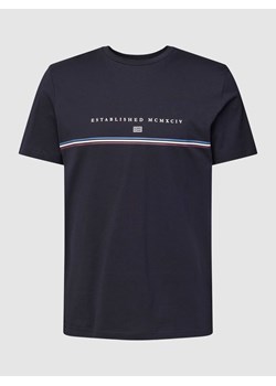 T-shirt z detalem z logo ze sklepu Peek&Cloppenburg  w kategorii T-shirty męskie - zdjęcie 167793894