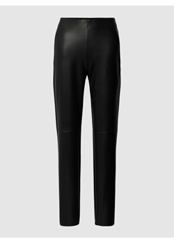 Spodnie z imitacji skóry ze sklepu Peek&Cloppenburg  w kategorii Spodnie damskie - zdjęcie 167815041