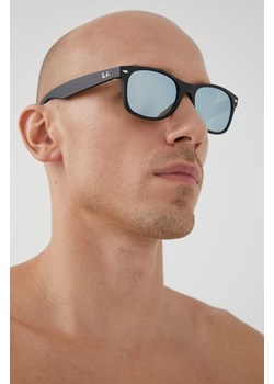Ray-Ban – Okulary NEW WAYFARER 0RB2132 ze sklepu PRM w kategorii Okulary przeciwsłoneczne męskie - zdjęcie 167852121