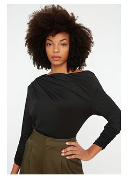 trendyol Koszulka w kolorze czarnym ze sklepu Limango Polska w kategorii Bluzki damskie - zdjęcie 167864404
