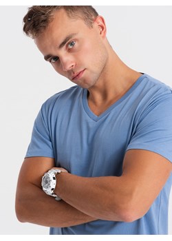 Klasyczna męska bawełniana koszulka z dekoltem w serek BASIC - niebieska V5 OM-TSBS-0145 ze sklepu ombre w kategorii T-shirty męskie - zdjęcie 167890201