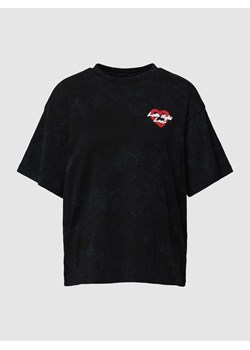 T-shirt z nadrukiem z logo model ‘Dazalena’ ze sklepu Peek&Cloppenburg  w kategorii Bluzki damskie - zdjęcie 167940103
