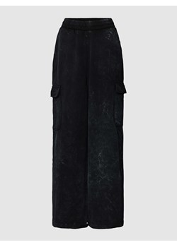 Spodnie dresowe o luźnym kroju z kieszeniami cargo model ‘Naritima’ ze sklepu Peek&Cloppenburg  w kategorii Spodnie damskie - zdjęcie 167951113