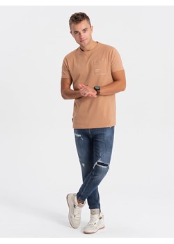 T-shirt męski bawełniany z kieszonką - jasnobrązowy V7 OM-TSPT-0154 ze sklepu ombre w kategorii T-shirty męskie - zdjęcie 167954921