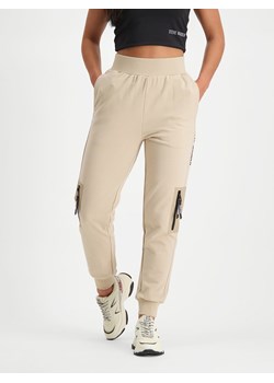 Steve Madden Spodnie dresowe &quot;Ibreaker&quot; w kolorze beżowym ze sklepu Limango Polska w kategorii Spodnie damskie - zdjęcie 167959420