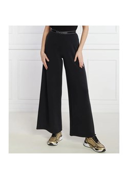 EA7 Spodnie | Loose fit ze sklepu Gomez Fashion Store w kategorii Spodnie damskie - zdjęcie 167966370