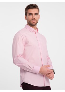 Bawełniana klasyczna koszula REGULAR - jasnoróżowa V2 OM-SHOS-0154 ze sklepu ombre w kategorii Koszule męskie - zdjęcie 168052451