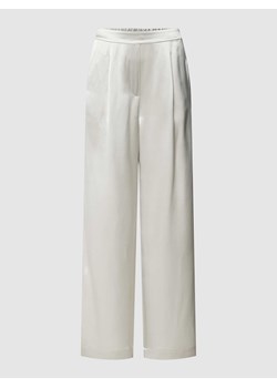 Spodnie z zakładkami w pasie ze sklepu Peek&Cloppenburg  w kategorii Spodnie damskie - zdjęcie 168081103