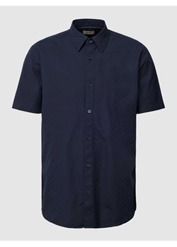 Koszula casualowa o kroju slim fit z fakturowanym wzorem model ‘DOBBY’ ze sklepu Peek&Cloppenburg  w kategorii Koszule męskie - zdjęcie 168085582