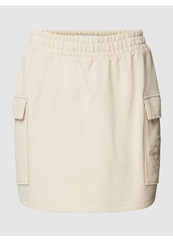 Spódnica mini z wyhaftowanym logo model ‘EMBROIDERED’ ze sklepu Peek&Cloppenburg  w kategorii Spódnice - zdjęcie 168093721