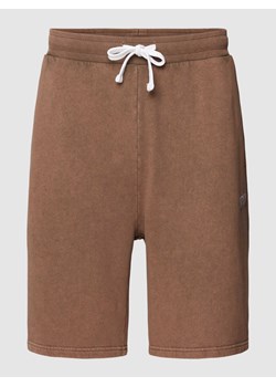 Szorty z dzianiny dresowej z wpuszczanymi kieszeniami w stylu francuskim ze sklepu Peek&Cloppenburg  w kategorii Spodenki męskie - zdjęcie 168095132