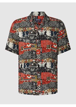 Koszula casualowa o kroju tailored fit z wiskozy ze wzorem na całej powierzchni ze sklepu Peek&Cloppenburg  w kategorii Koszule męskie - zdjęcie 168097003