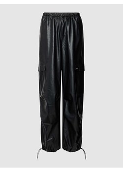 Spodnie cargo w stylu parachute z imitacji skóry ze sklepu Peek&Cloppenburg  w kategorii Spodnie damskie - zdjęcie 168097273