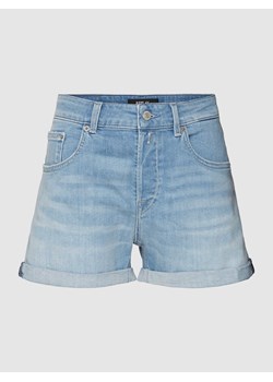 Szorty jeansowe z przeszytymi zakończeniami nogawek model ‘ANYTA’ ze sklepu Peek&Cloppenburg  w kategorii Szorty - zdjęcie 168099621