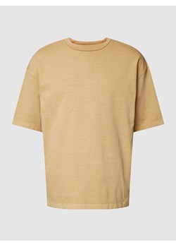 T-shirt o kroju oversized z okrągłym,prążkowanym dekoltem ze sklepu Peek&Cloppenburg  w kategorii T-shirty męskie - zdjęcie 168100180